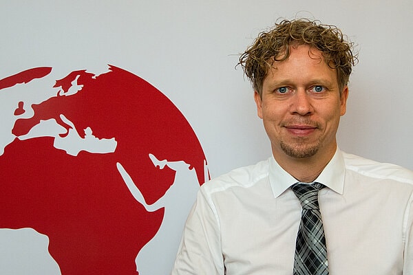 Dr. Kristian Kampfer, CEO · madiba Consult