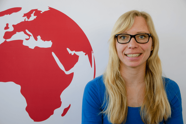 Dr. Lina Rebecca Arnold, Projektkoordinatorin Training, Learning & Consulting · Leiterin Kommunikation und Personalwesen
